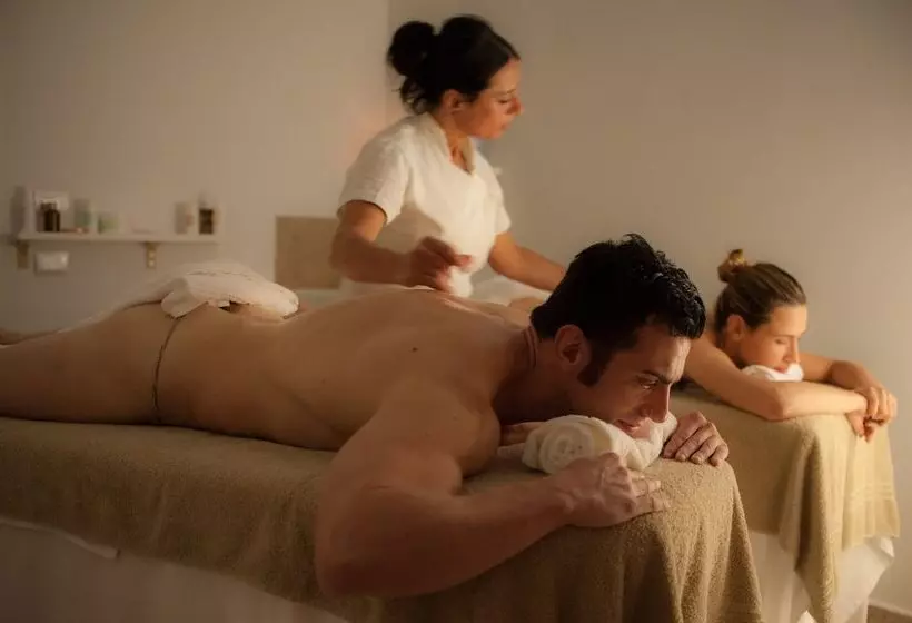 호텔 The Florence Hills Resort & Wellness