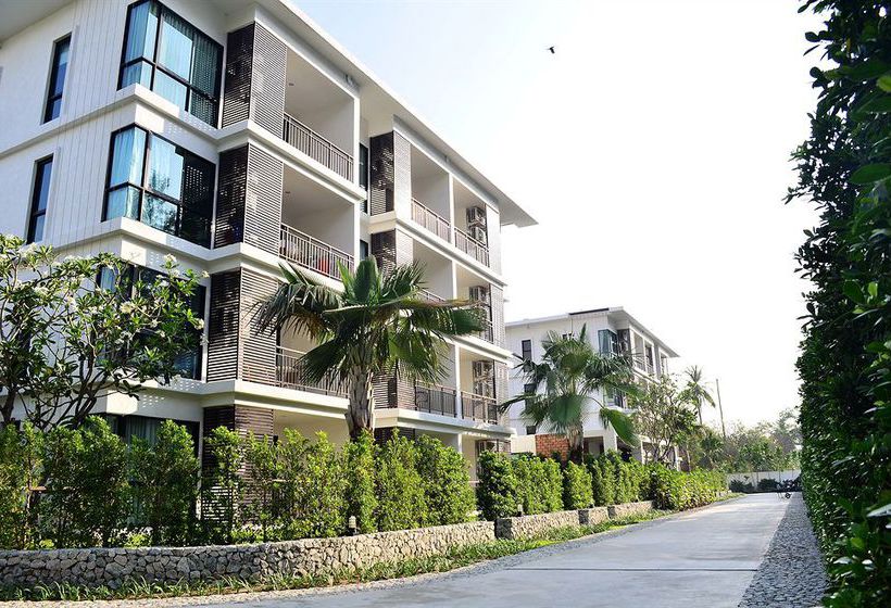 בית מלון כפרי The Title East Wing By Trips Phuket