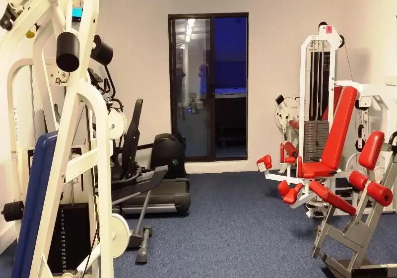 Отель The West Country Inn