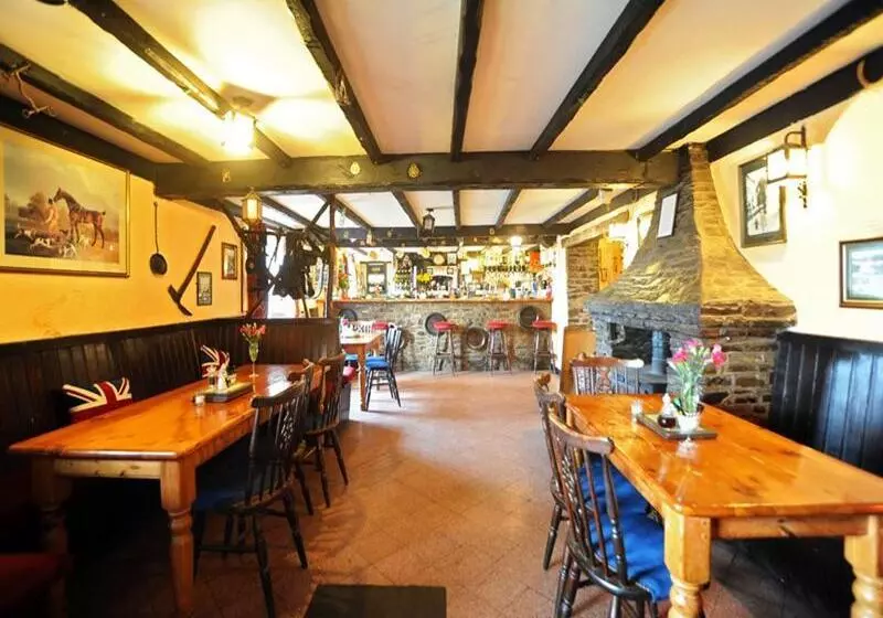 Отель The West Country Inn