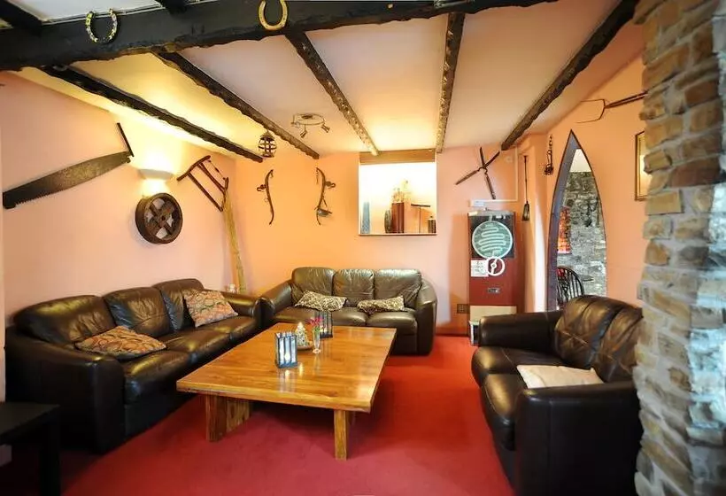 Отель The West Country Inn