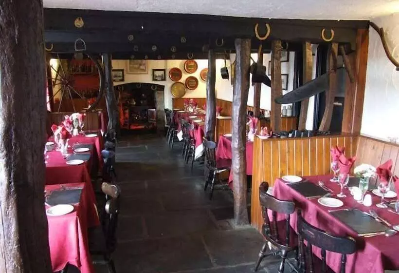 Отель The West Country Inn