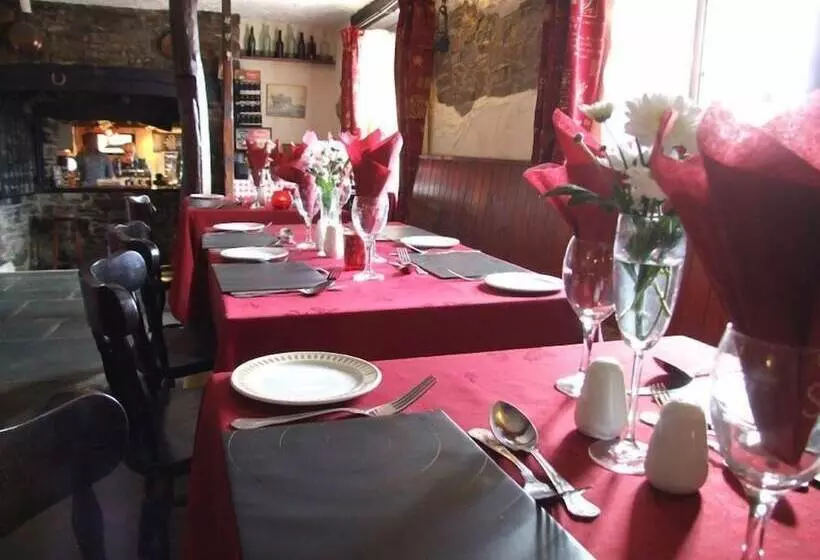 Отель The West Country Inn