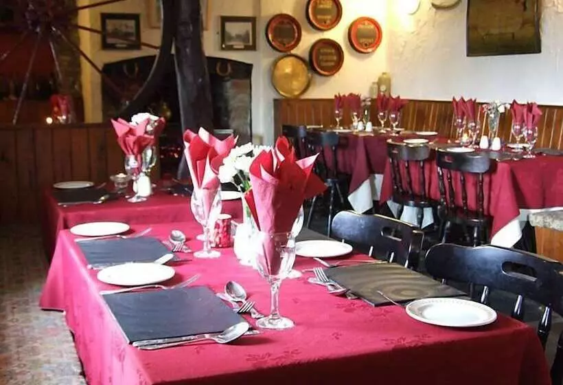 Отель The West Country Inn