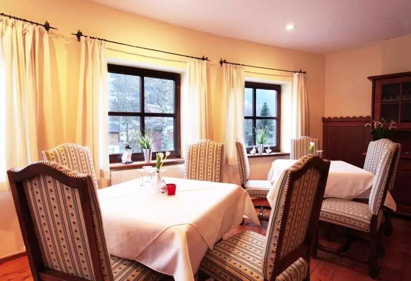 ホテル Unterbrunn Apartments & Gästehaus