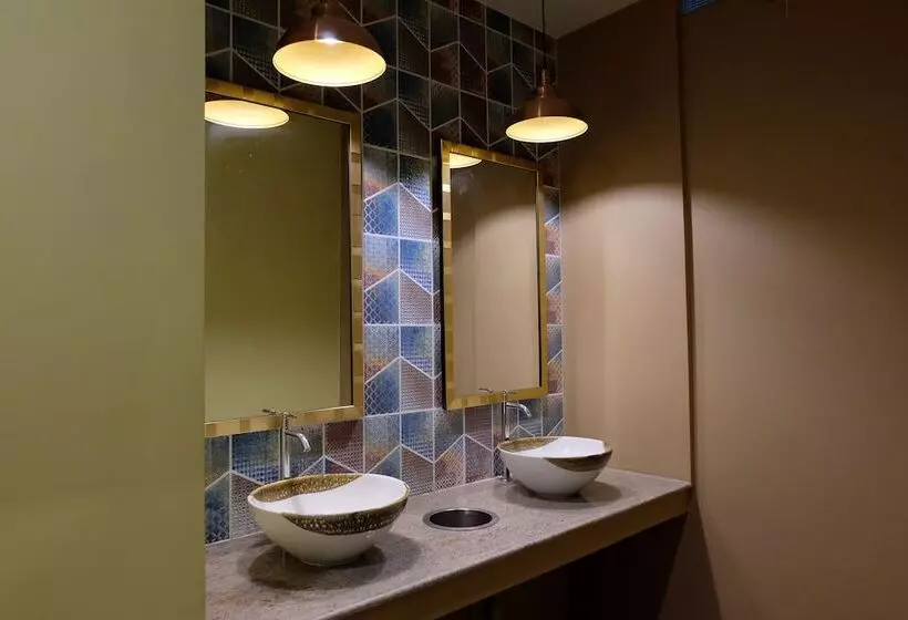 Hotelli Siri Oriental Bangkok