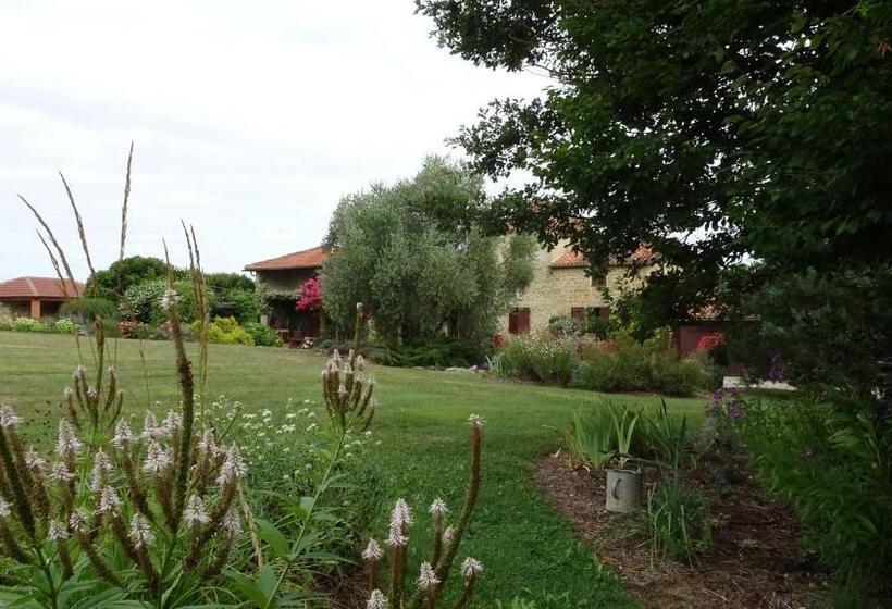 住宿加早餐  Chambre D Hôtes Insolite Dans Un Pigeonnier à 5 Minutes De Marciac Gers