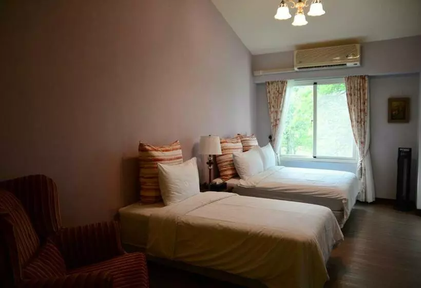 تختخواب و صبحانه Champs Elysees Guesthouse