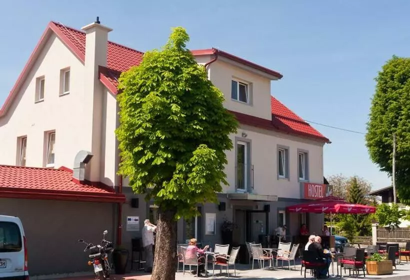 Hostel Plus Caffe