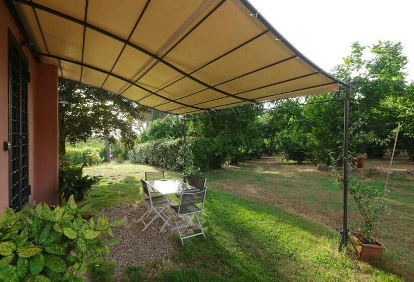 Отель Locazione Turistica Ai Due Cedri