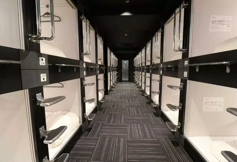 Leo Yu Capsule Hotel Nishifunabashi