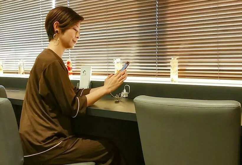 Leo Yu Capsule Hotel Nishifunabashi