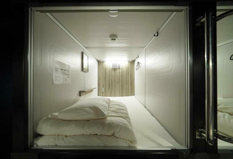 Leo Yu Capsule Hotel Nishifunabashi