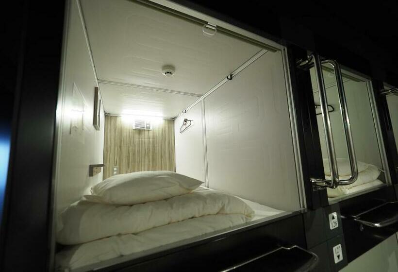 Leo Yu Capsule Hotel Nishifunabashi