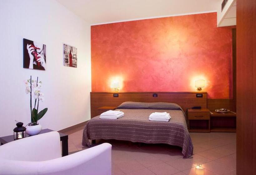 Отель L Incontro