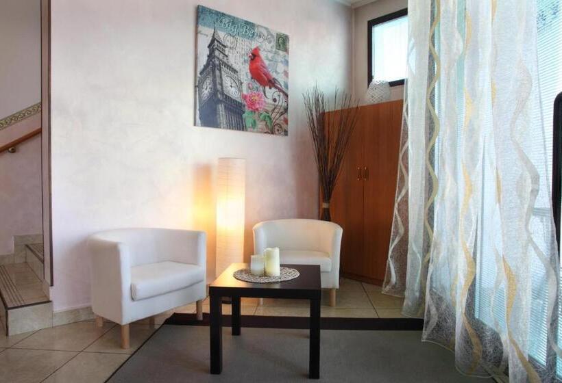 Отель L Incontro