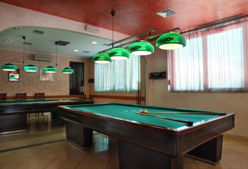 Отель L Incontro