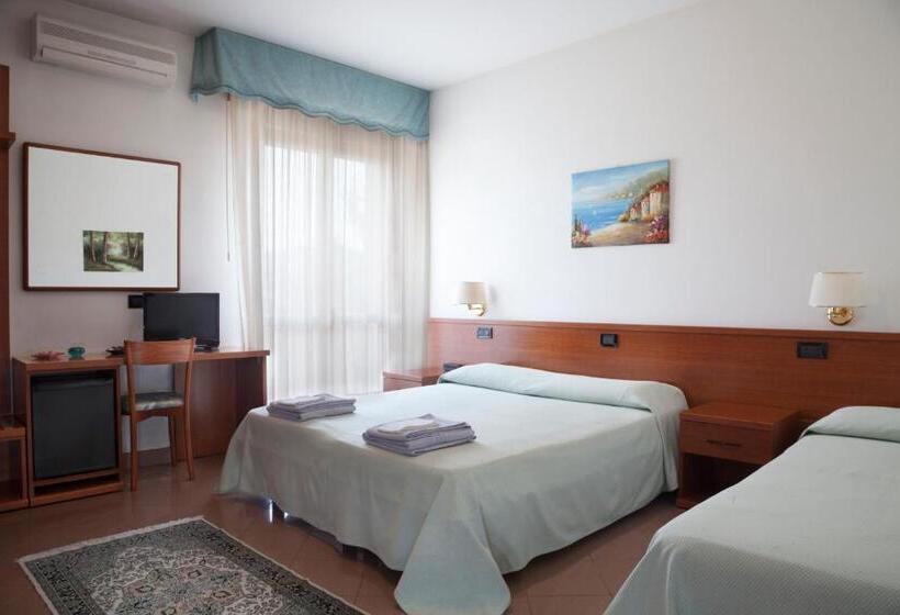 Отель L Incontro