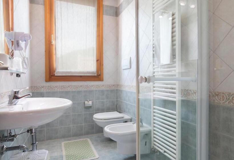 Отель L Incontro