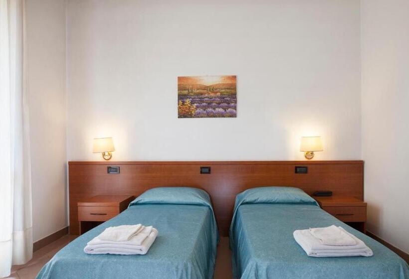 Отель L Incontro