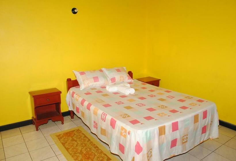 پانسیون Bluefields On The Bay