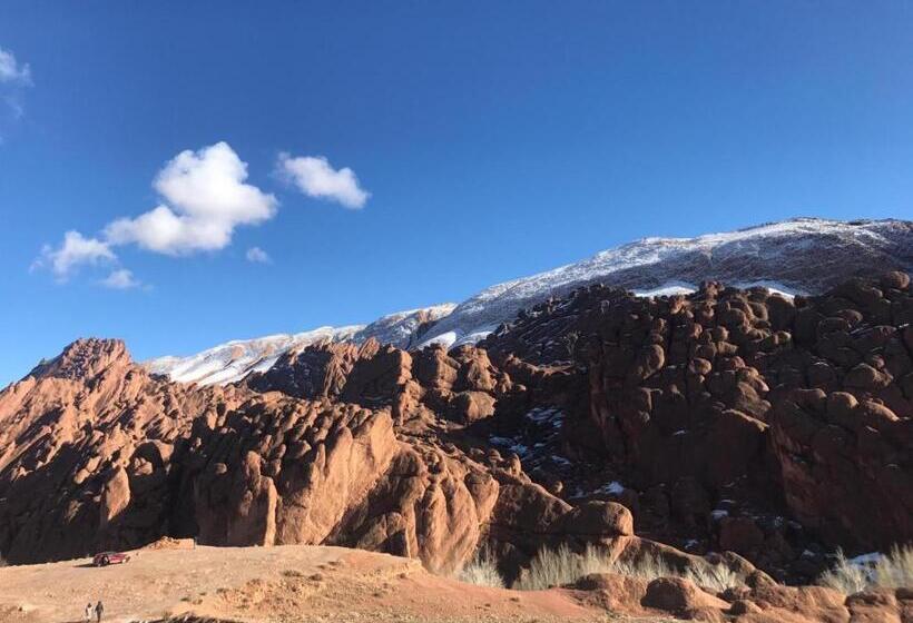 فندق صغير Auberge Restaurant Zahra