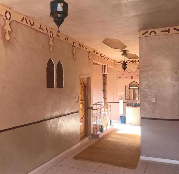 فندق صغير Auberge Restaurant Zahra