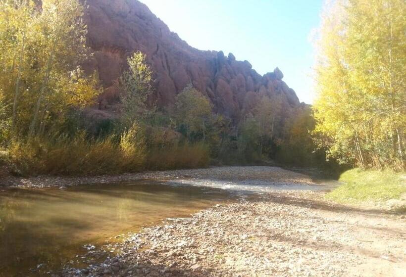 فندق صغير Auberge Restaurant Zahra