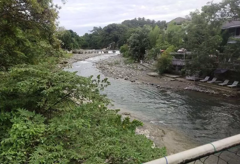 Retkeilymaja Mountain View Cottages & Villa Tangkahan