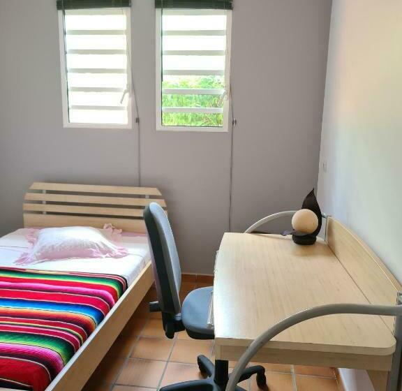 تختخواب و صبحانه Appartement Emeraude