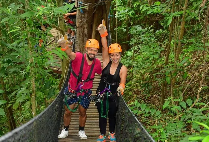 Aamiaismajoitus (B&B) Carara Adventure Park