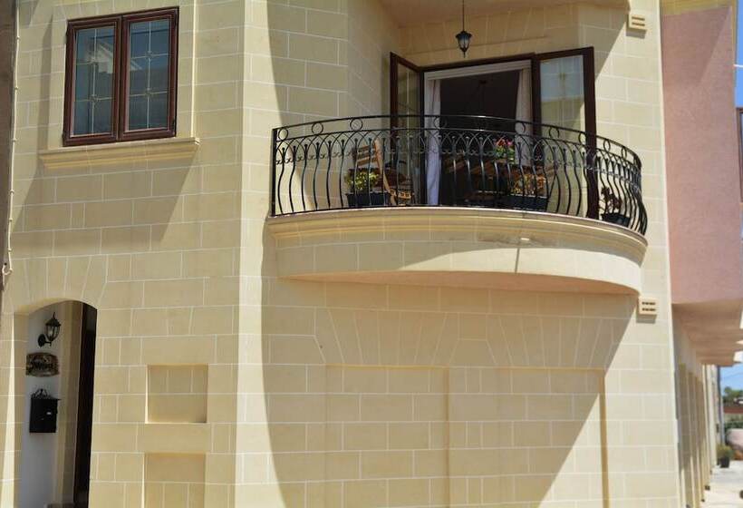 تختخواب و صبحانه Joseluce