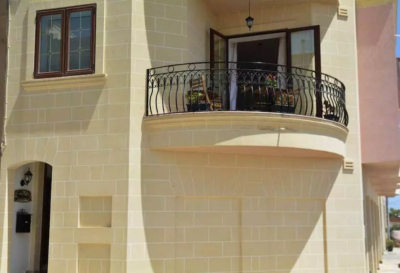 تختخواب و صبحانه Joseluce