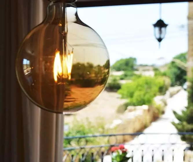 تختخواب و صبحانه Joseluce