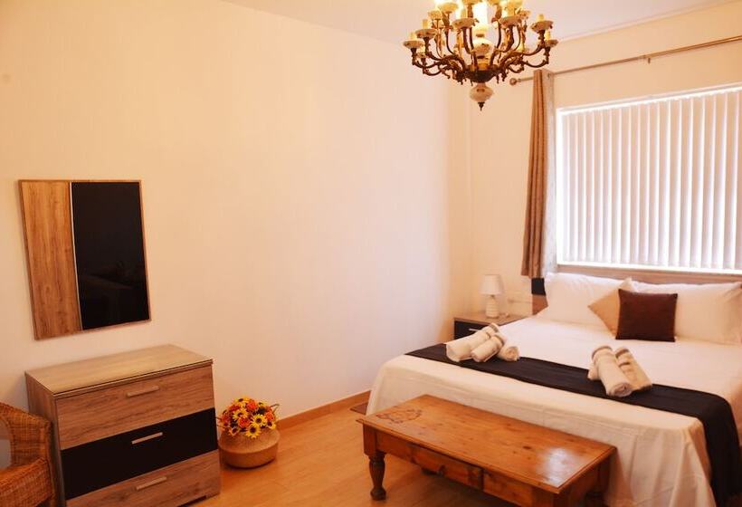 تختخواب و صبحانه Joseluce