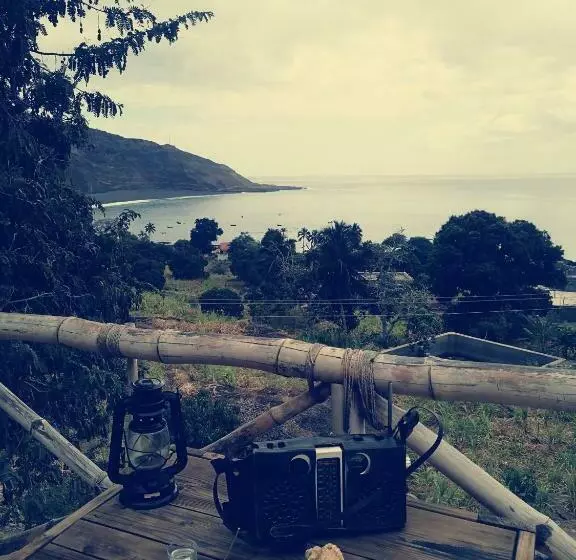 تختخواب و صبحانه Kaza Ladera