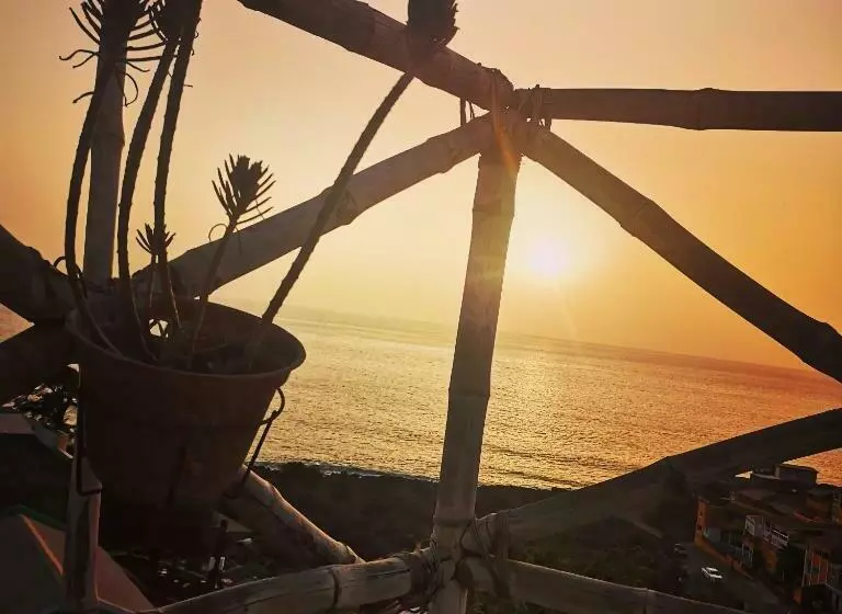 تختخواب و صبحانه Kaza Ladera