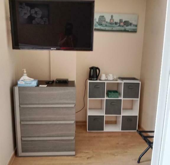 민박 L Olivier De St Leger