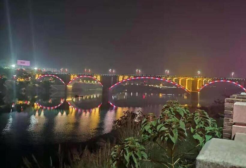 בית מלון כפרי 7days Inn Yongzhou Central Hospital