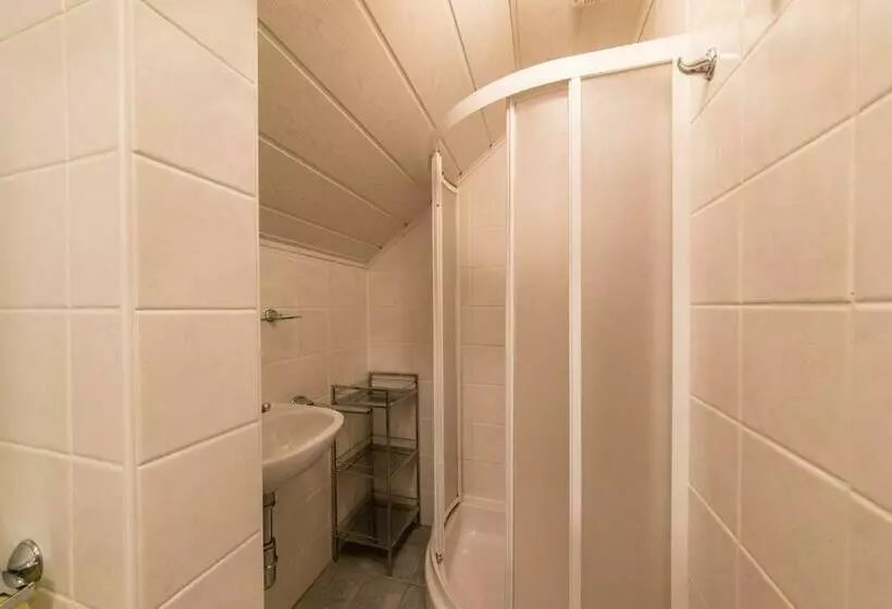 Hotelli Bauernhof Woltron