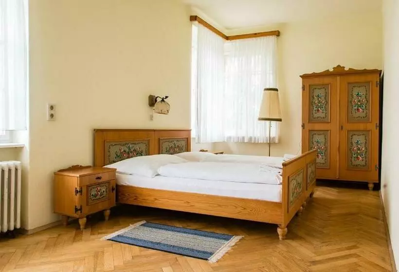 Hotelli Bauernhof Woltron
