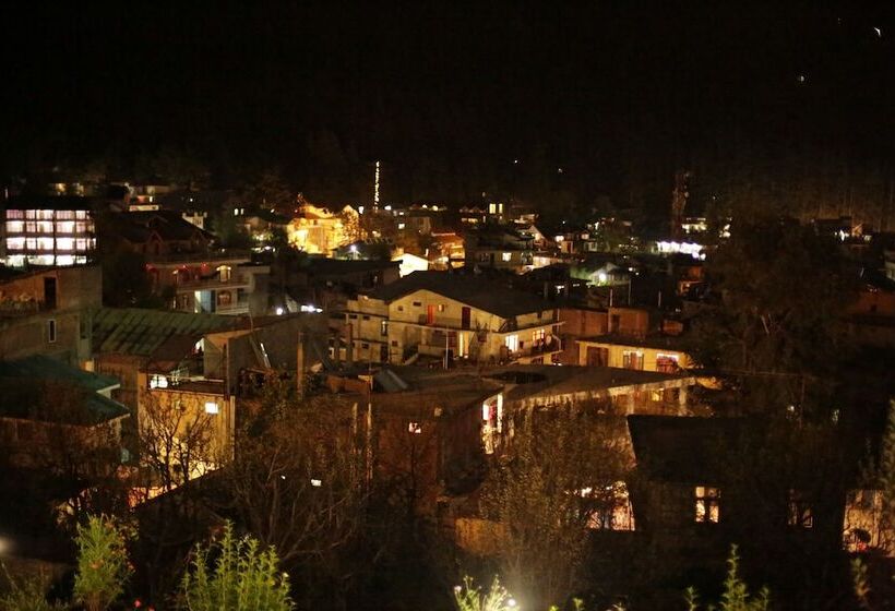 בית מלון כפרי Glacier Resort