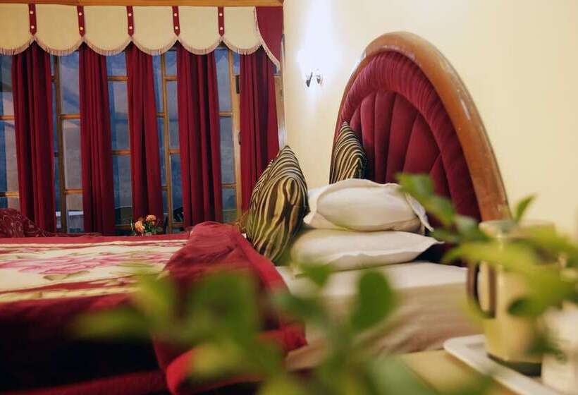 בית מלון כפרי Glacier Resort