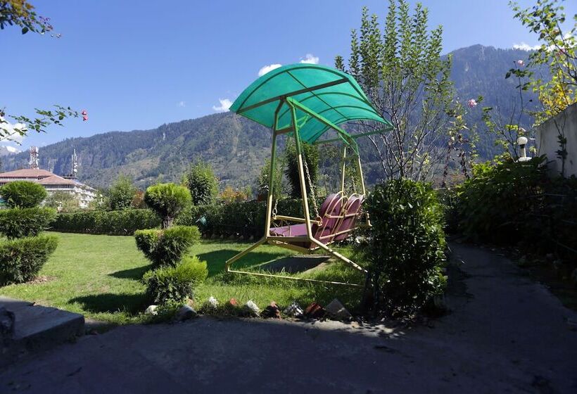 בית מלון כפרי Glacier Resort