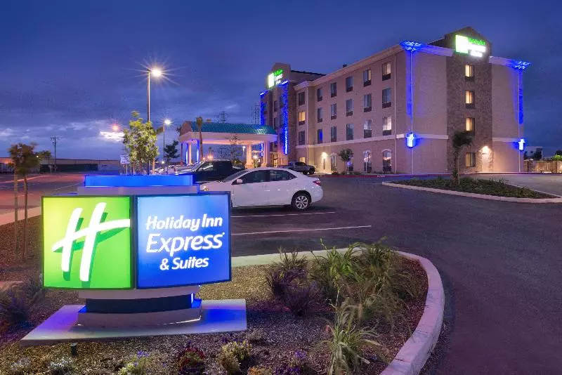 ホテル Holiday Inn Express & Suites Bakersfield Airport, An Ihg