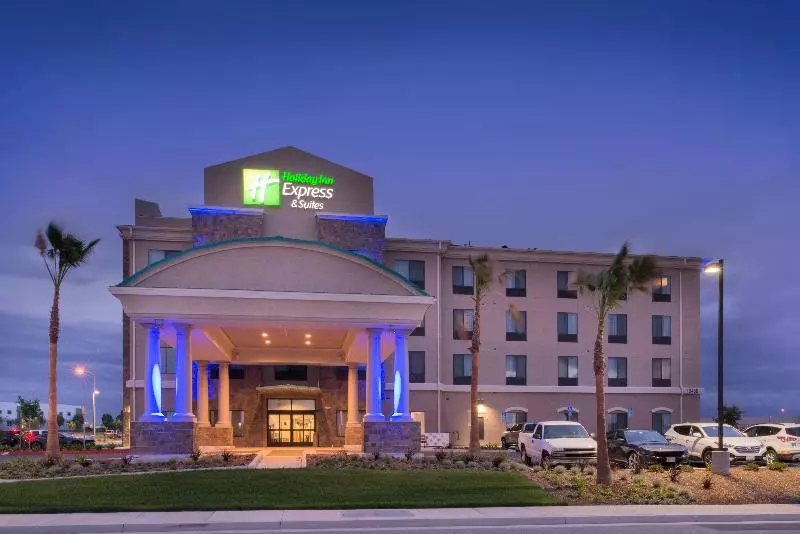 ホテル Holiday Inn Express & Suites Bakersfield Airport, An Ihg