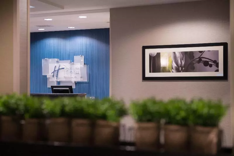 ホテル Holiday Inn Express & Suites Bakersfield Airport, An Ihg