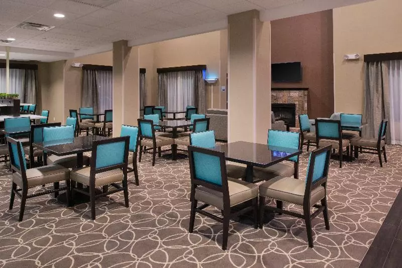 ホテル Holiday Inn Express & Suites Bakersfield Airport, An Ihg