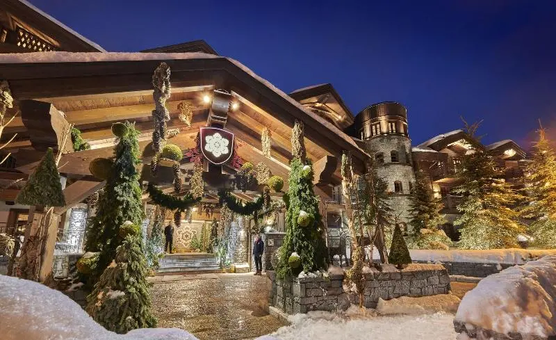 ホテル L Apogée Courchevel   An Oetker Collection