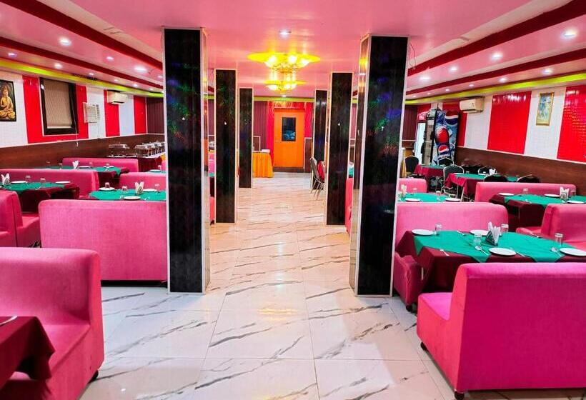 ホテル Om International